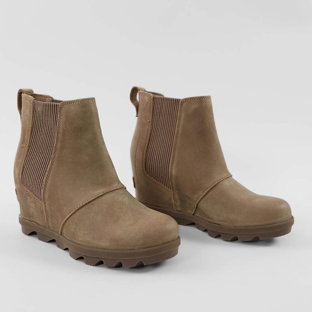 EUC Sorel Joan of Arctic Wedge II Chelsea Slip On Leather Boot - Ash Brown - 9